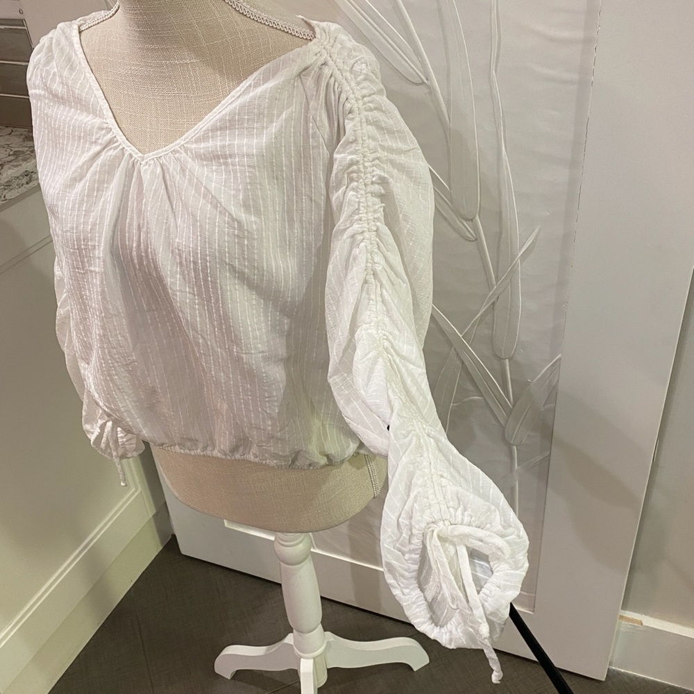 NEW White ASTR Top - Picture 6 of 13